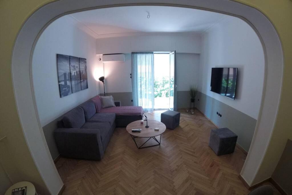 Acropolis View Huge Apartment - Centrally Located Athene Buitenkant foto